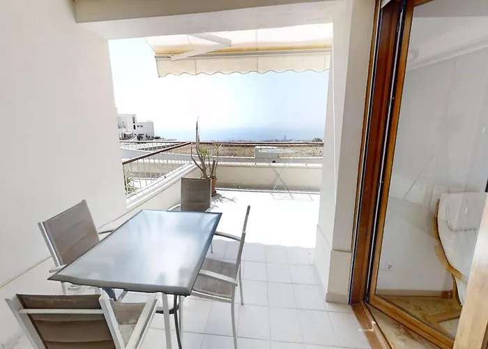 아파트 Sunlit Near Sea