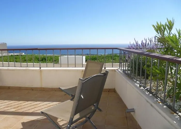 Sunlit Near Sea 아파트 *