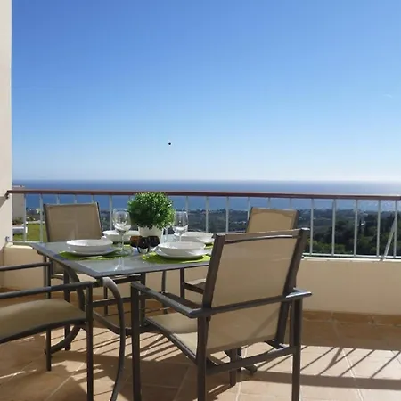 Apartament Sunlit Near Sea